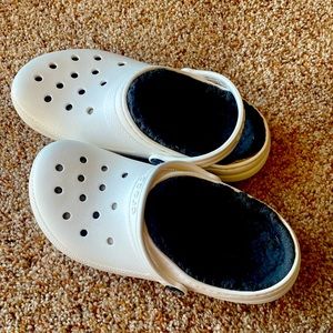 Barely worn junior crocs. Size J 4